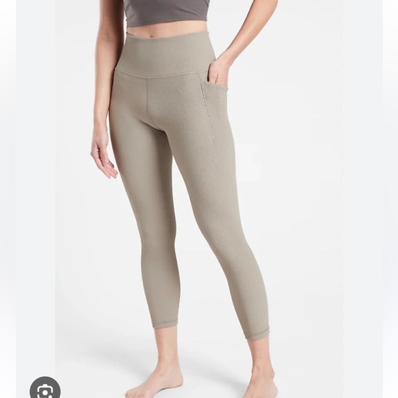 Athleta Salutation Stash Pocket 7/8 High-Waisted Leggings - Picture 1 of 6
